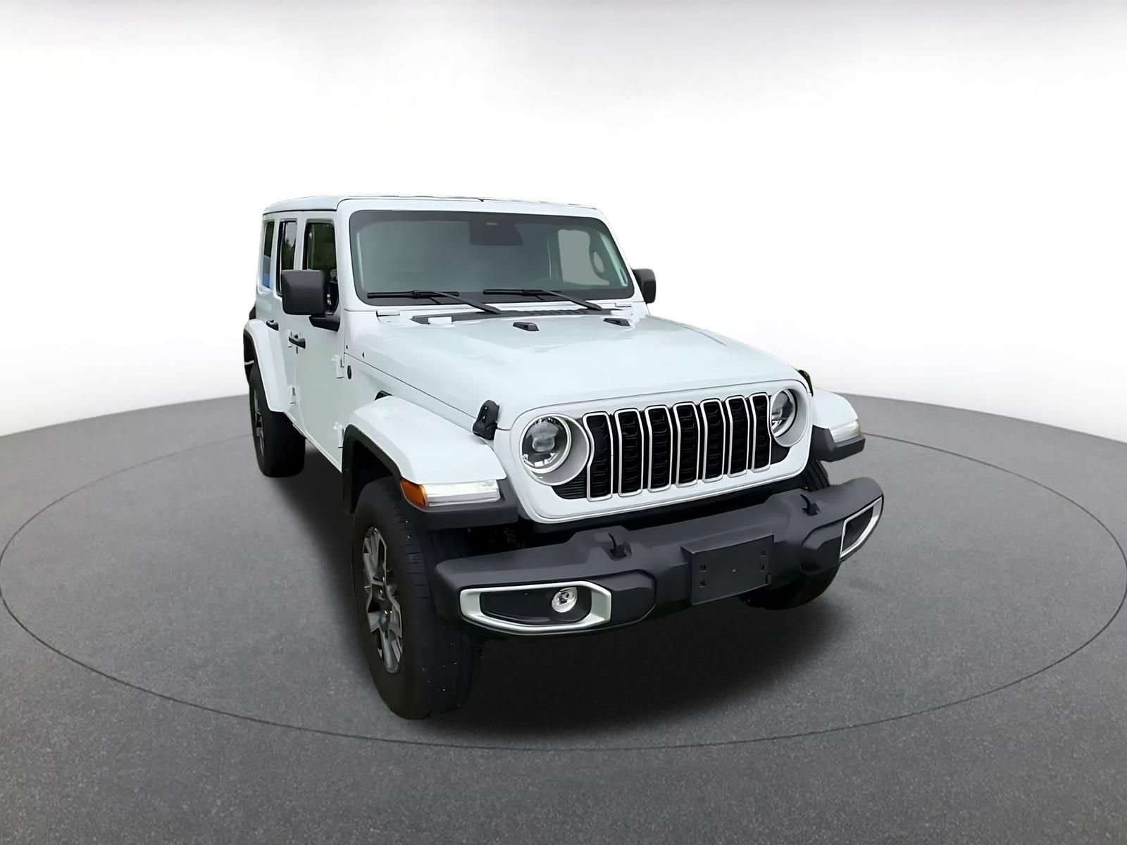 Used 2025 Jeep Wrangler Unlimited Sahara AWD/4WD image 3