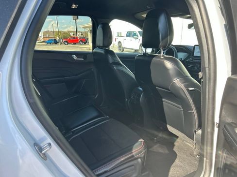 Used 2025 Ford Escape ST-Line Select AWD/4WD image 38