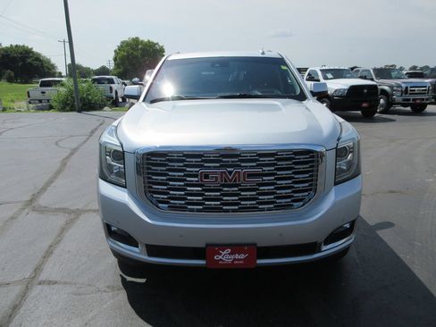 Certified 2018 GMC Yukon XL Denali w/ Denali Ultimate Package AWD/4WD image 14