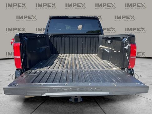 Used 2025 Toyota Tacoma TRD Sport AWD/4WD image 28