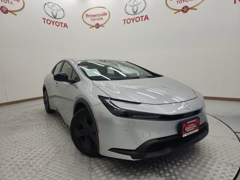 Used 2026 Toyota Prius LE image 1