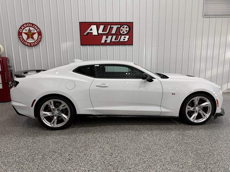 Used 2022 Chevrolet Camaro SS RWD image 3