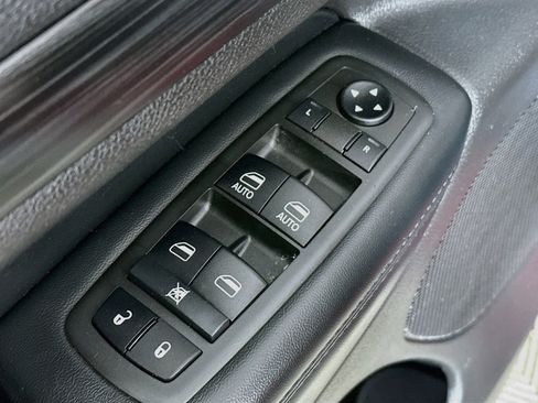 Used 2021 Jeep Grand Cherokee Laredo X AWD/4WD image 18