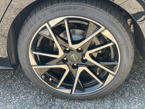 Certified 2024 Nissan Sentra SR w/ SR Premium Package FWD image 32