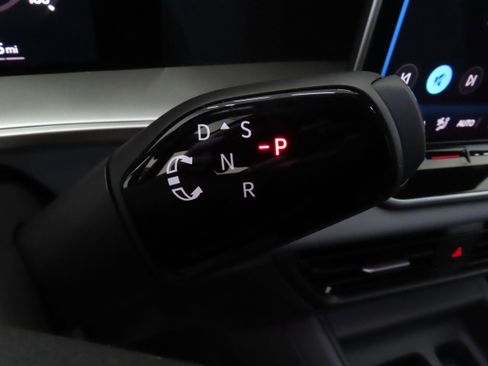 New 2026 Volkswagen Tiguan SE R-Line image 17