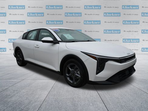Used 2025 Kia K4 LXS image 3