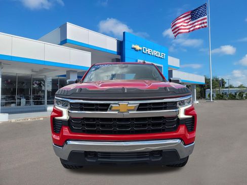 Used 2024 Chevrolet Silverado 1500 LT image 2