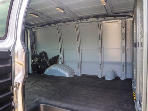 Used 2024 Chevrolet Express 2500 w/ Driver Convenience Package RWD image 7