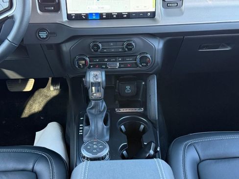 New 2025 Ford Bronco Outer Banks w/ Sasquatch Package image 9