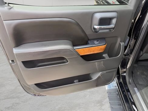 Used 2017 Chevrolet Silverado 1500 High Country AWD/4WD image 9