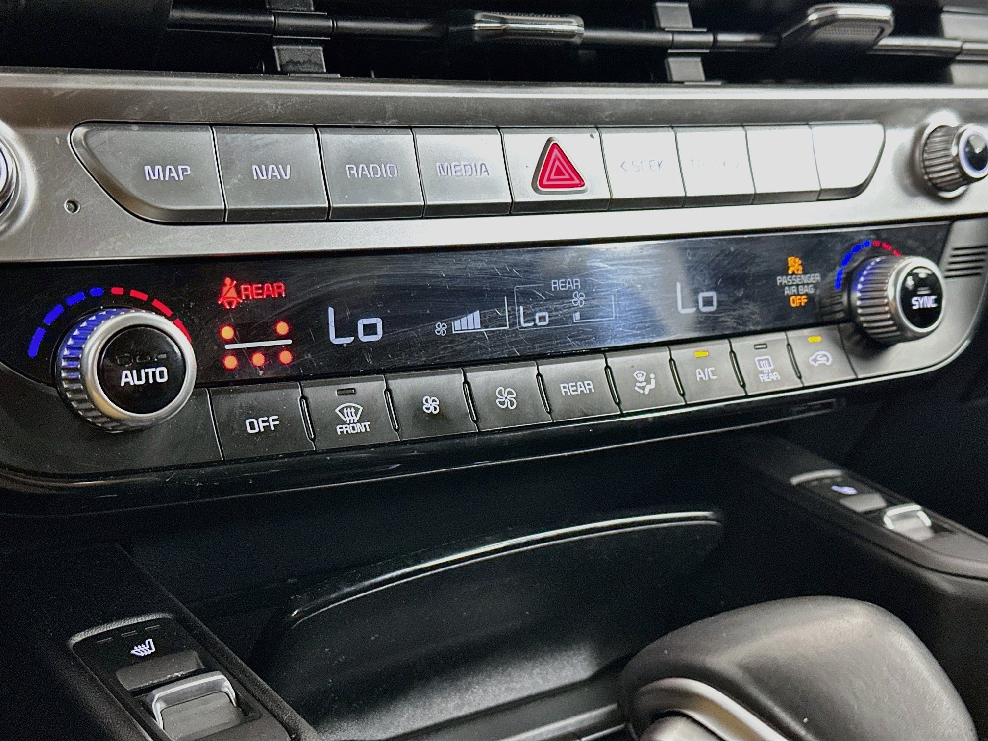 Used 2025 Kia Telluride S AWD/4WD image 24