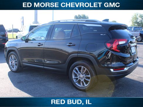 Used 2024 GMC Terrain SLT w/ LPO, Floor Liner Package FWD image 17