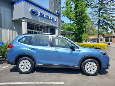 Used 2023 Subaru Forester AWD/4WD image 2