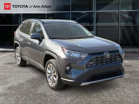 Used 2019 Toyota RAV4 Limited FWD image 1