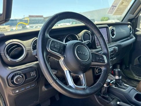 Used 2023 Jeep Wrangler Unlimited Sahara w/ Cold Weather Group AWD/4WD image 10