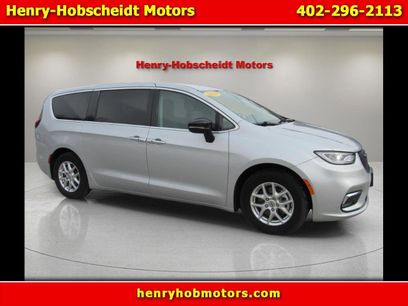 Used 2024 Chrysler Pacifica Touring-L