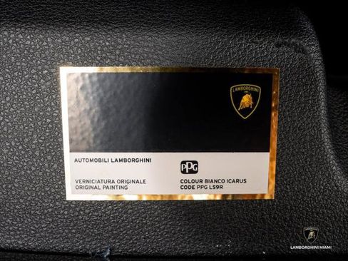 Used 2022 Lamborghini Urus AWD/4WD image 14