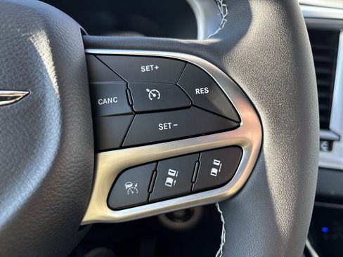 New 2026 Chrysler Voyager LX image 18