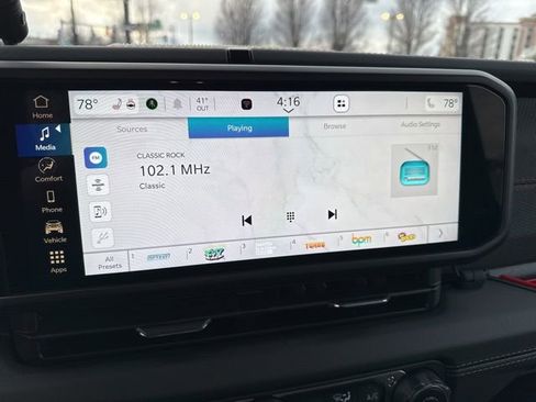 Used 2024 Jeep Gladiator Rubicon w/ Convenience Group image 15