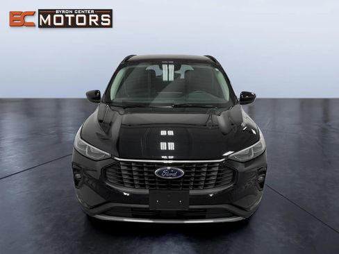 Used 2025 Ford Escape Platinum AWD/4WD image 8