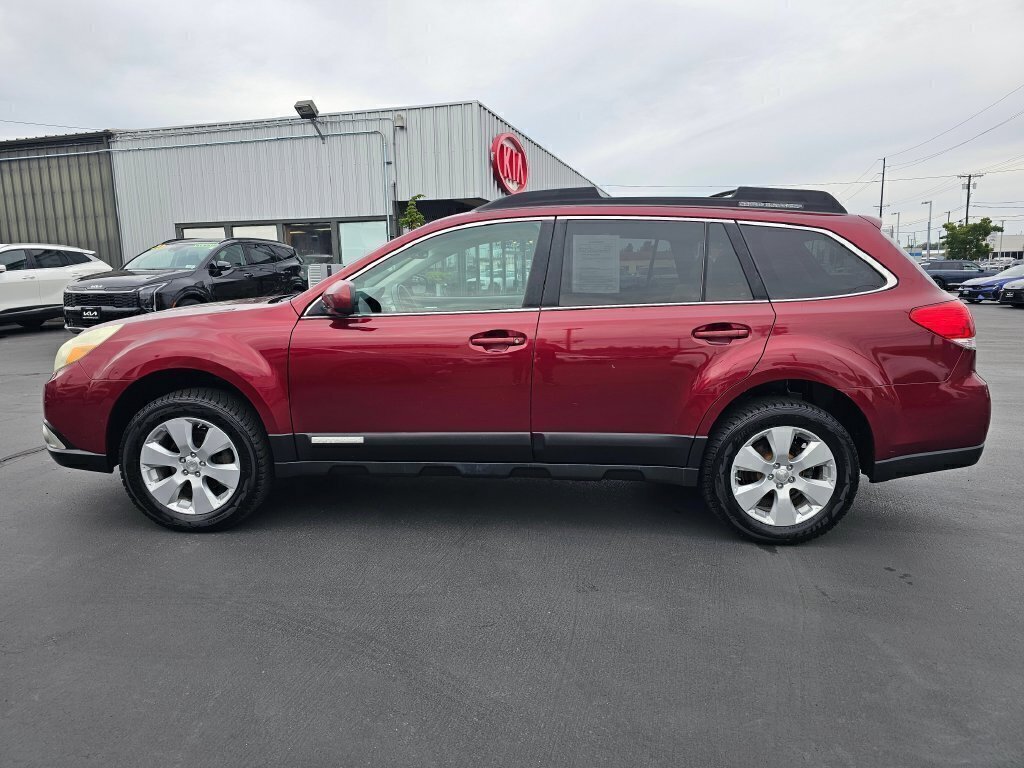 Used 2011 Subaru Outback 2.5i Limited AWD/4WD image 2