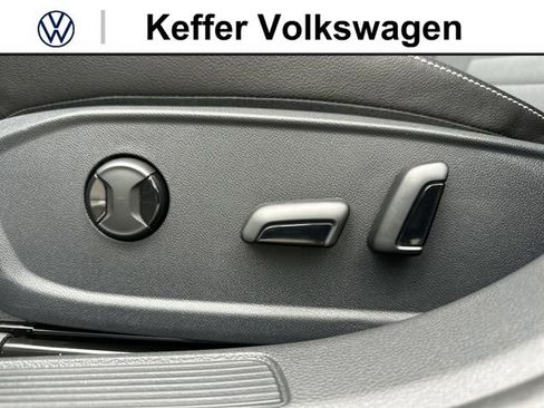 New 2026 Volkswagen Jetta SE FWD image 13