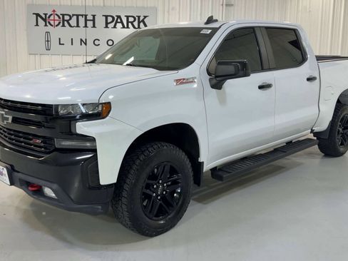 Used 2020 Chevrolet Silverado 1500 LT Trail Boss image 5
