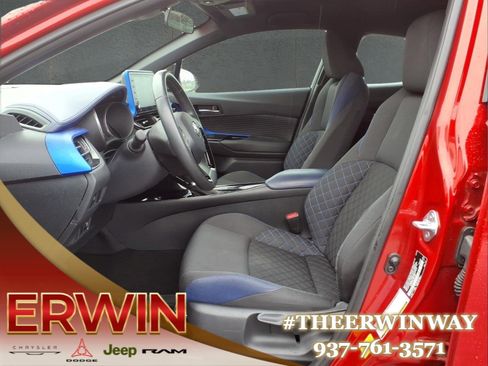 Used 2022 Toyota C-HR XLE FWD image 13