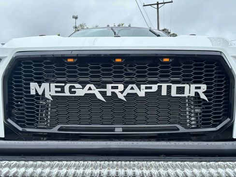 Used 2022 Ford F250 Lariat w/ Lariat Ultimate Package AWD/4WD image 7