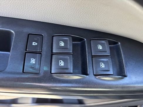 Used 2021 Chevrolet Colorado W/T w/ WT Convenience Package RWD image 19