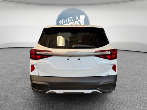 Certified 2023 Kia Seltos LX image 5