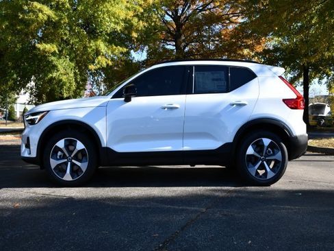 New 2026 Volvo XC40 B5 Plus w/ Protection Package Premier image 4