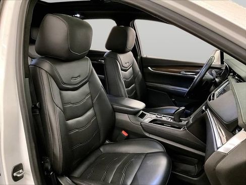 Used 2020 Cadillac XT5 Premium Luxury w/ Platinum Package AWD/4WD image 7