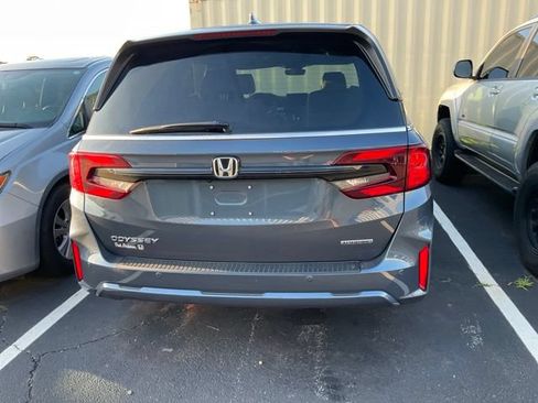 Used 2026 Honda Odyssey Touring image 8