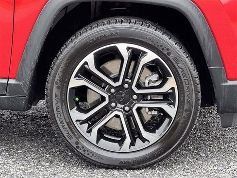 Used 2024 Jeep Compass Limited image 11