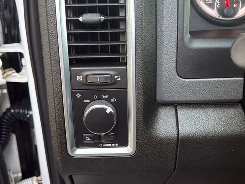 Used 2019 RAM 1500 Classic SLT RWD image 13