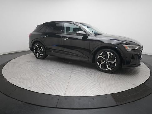 Certified 2024 Audi Q8 e-tron Prestige w/ Prestige Package AWD/4WD image 37