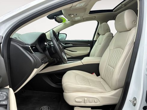 Used 2023 Buick Enclave Avenir w/ Avenir Technology Package FWD image 9