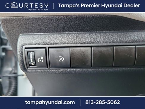 Used 2021 Toyota Corolla SE image 20