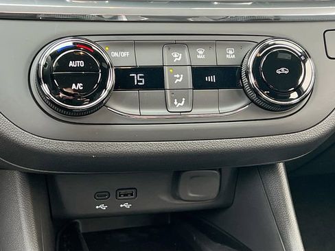 New 2026 Buick Envista Preferred w/ Convenience II Package image 11