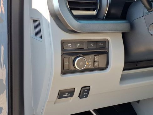 Used 2024 Ford F250 Limited w/ FX4 Off-Road Package image 19