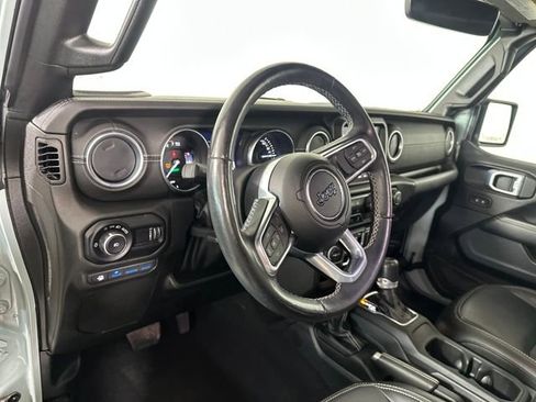 Used 2023 Jeep Wrangler Unlimited Sahara w/ Cold Weather Group image 13