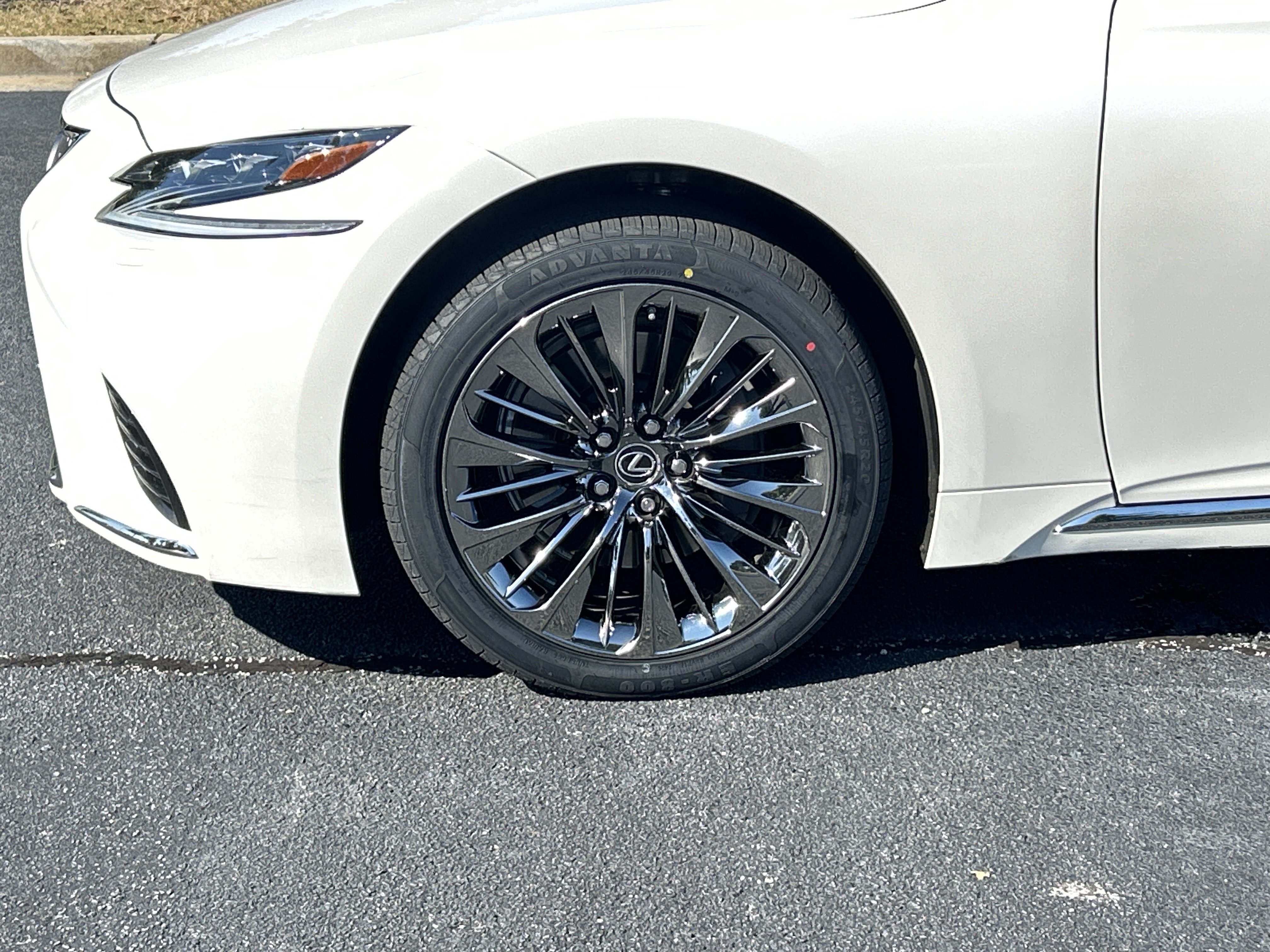 Used 2018 Lexus LS 500 w/ Interior Upgrade Package RWD image 32