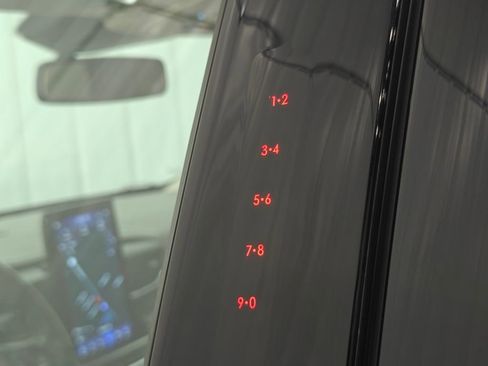 Used 2023 Ford Explorer Platinum w/ Technology Package image 16