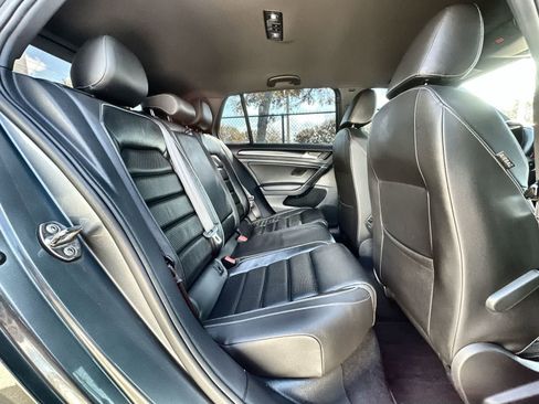 Used 2018 Volkswagen Golf R 4-Door image 19