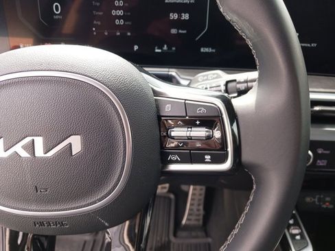 Used 2025 Kia Sorento SX image 17