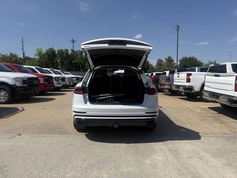 Used 2020 Audi Q8 Premium Plus AWD/4WD image 37