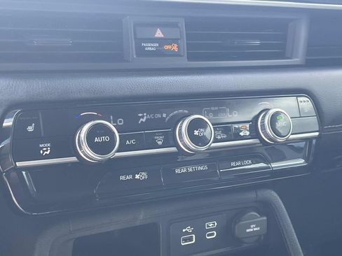 Used 2025 Honda Pilot EX-L image 18