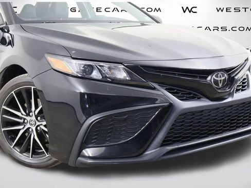 Used 2024 Toyota Camry SE image 41