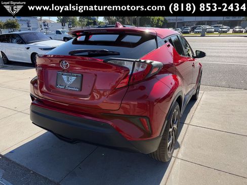 Used 2020 Toyota C-HR XLE FWD image 7